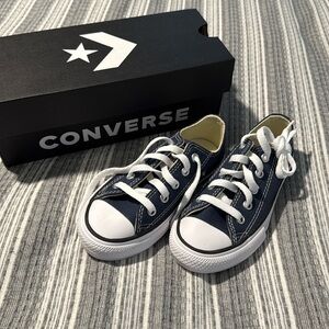 New In Box Navy Converse Size 11